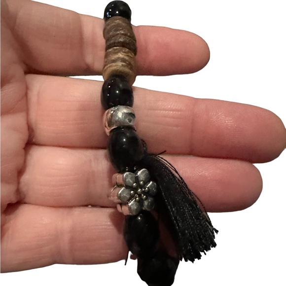 Set of 4 Boho Style Black and Silver Elastic Bracelet Set - Picture 5 of 7